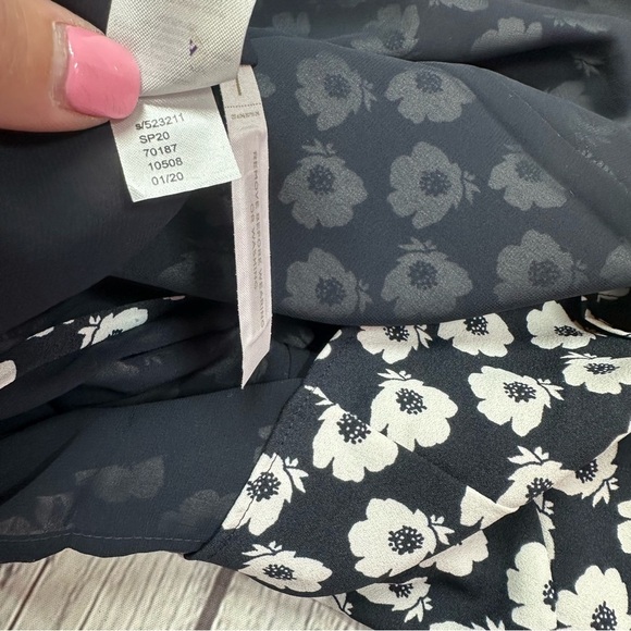 ann taylor navy White floral Wrap Midi Dress Flutter Cap Sleeves sz 6 - Picture 9 of 9